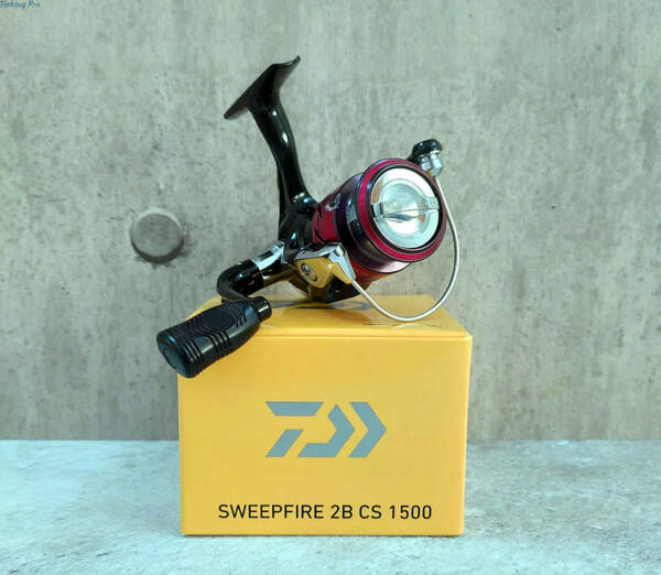 新品 sweepfire ダイワ(DAIWA) 【1500】 スピニングリール 釣り具 フィッシング 海釣り エギング アジング メバリング タイラバ