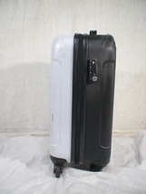 1573　SAXOLINE 白ｘ黒　鍵付き　TSAロック付　スーツケース　キャリケース　旅行用　ビジネストラベルバック_画像2