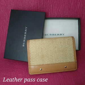 BURBERRY　バーバリー　本革レザー　パスケース　中古　G1180 