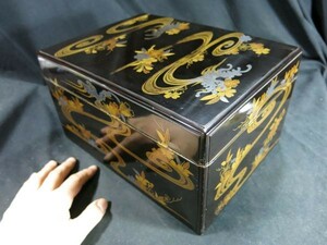 A　流水桜蒔絵手箱　江戸時代　漆器　蒔絵　漆工　木工　文化財　化粧箱