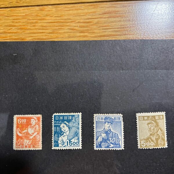 産業図案切手。4種。未使用