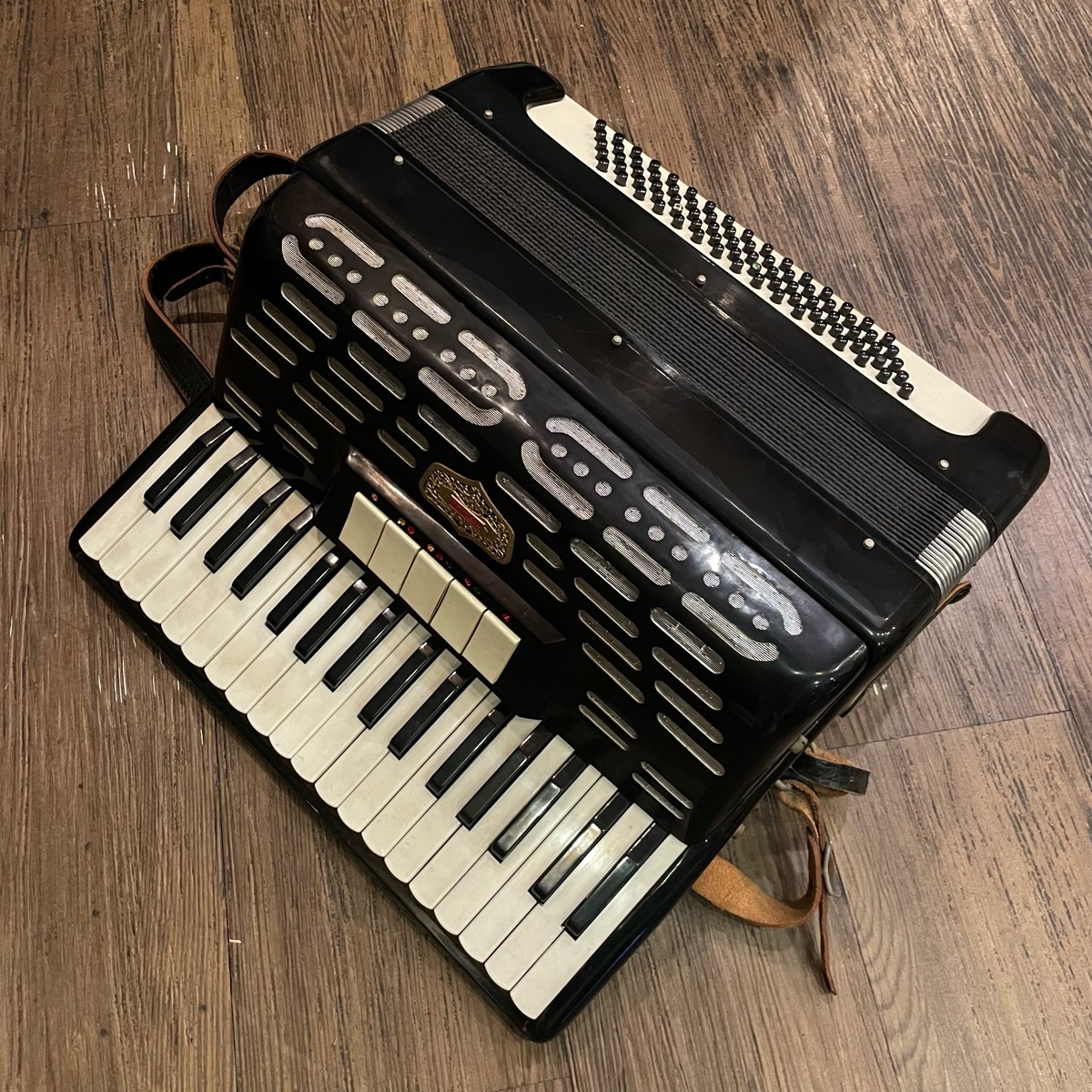 ヤフオク! -「no.65」(アコーディオン) (鍵盤楽器)の落札相場・落札価格
