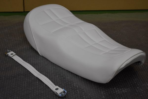2種類選べる 美品 カワサキ MRS製 純正タイプ STDシート Z1 Z2 - 通販