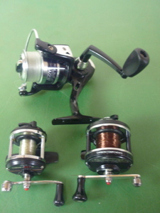 送料無料／中古リール３点　■ SZM Bass ShooterⅡ BS-2500／SHIMANO Carbodemi 20／Daiwa CORONET SF7 RL（管5031104）