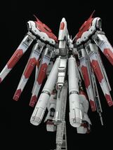 RG Hi-νガンダム 塗装済 完成品 ガンプラ プラモデル ハイν ガンダム ハイニューガンダム 塗装済み _画像6