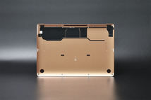 当日発送 MacBook Air Retina 13 2020 A2179 ゴールド ボトムケース 2-0131-3 中古品　裏蓋 底蓋_画像1