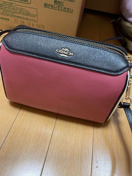 \\残り1点/ COACH ショルダーバッグ 黒×ピンク