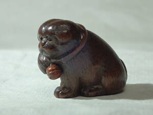  era .. thing yellow .. plant carving dog netsuke 