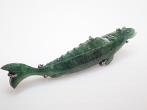 C463 ルース 翡翠 ひすい 魚彫刻 鯉 天然ジェーダイト 銀製 金具 【鑑別書付】 天然石 Jade_画像2