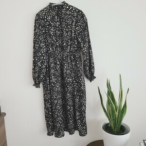 [Анонимная доставка] Оливковое платье с длинным рукавом, собирая черный леопардовый узор один кусок