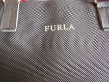 税不要特価　美品!FURLA フルラ 黒×ピンクレッド ゴールドロゴ入り トートバッグ♪ハンドバッグ③_画像2