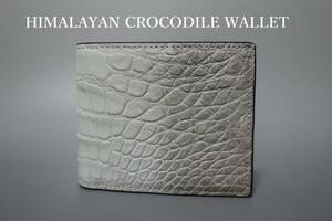 新品 最高級 ハイブランドも注目の ヒマラヤクロコダイル 一枚革 センター取り 二つ折り財布　HL-9051　１６