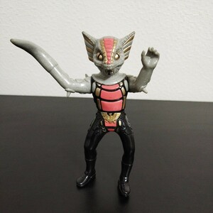 中古品★仮面ライダー怪人　ガラガランダ