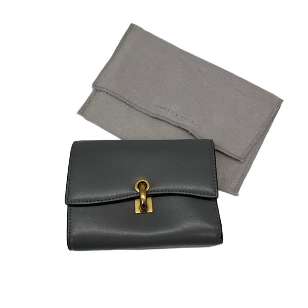【良品】CHARLES & KEITH チャールズ&キース 財布 折財布