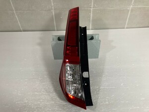 トヨタ純正 未使用品　M900A/M910A ルーミー カスタム LED テールライト 左側 KOITO 220-69047/81561-B1140 レンズ割れ無し 棚番T-131