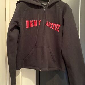 【期間限定】DKNY パーカー 黒