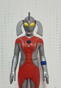 ウルトラの母 ソフビ バンダイ製品 BANDAI 約17センチ リアル ヒーロー 特撮 人気 女性 キャラクター ママ ヒロイン