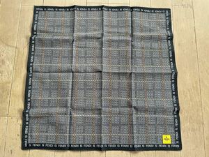 新品未使用！フェンディ FENDI ハンカチ ロゴ&チェーン柄 グレー系 紳士物 46X46