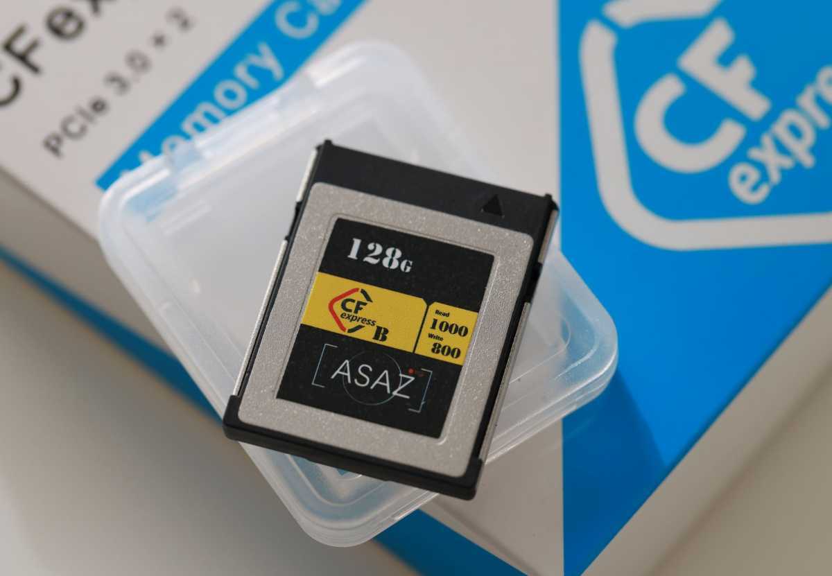 カードリーダー付き CFexpress Type B 256GB/8K、6K、4K動画対応