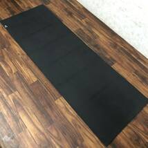 ＫＴ1/81【中古品】Manduka X ヨガ マット 厚さ5mm　61cm×180cm ミッドナイト エックスマット ブラック マンドゥカ ⑥ 在庫25枚あり_画像2