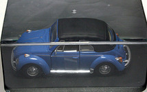 1/43 ホンウェル Cararama 　VW Beetle1303 Cabriolet 「黒/青」_画像3