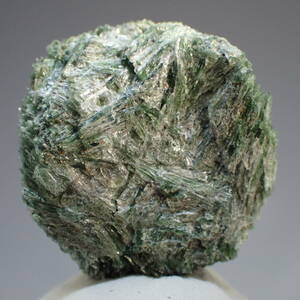 台湾 中央山脈産 アクチノライト 原石 8.2g 天然石 鉱物 緑閃石 アクチノ閃石