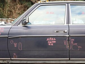 ベンツ 230E W123 ミディアムクラス/Eクラス 85年 123223 左フロントドア (在庫No:512706) (7419)