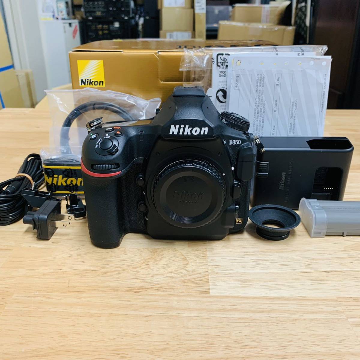 ヤフオク! -「nikon d850ボディ」(デジタルカメラ) (カメラ、光学機器 ...