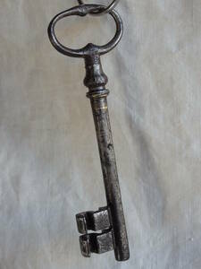 フランスアンティーク　鍵　1860年 19世紀 アンティークキー　KEY　蚤の市　古い　鉄製　建具　キャビネット　数字　5