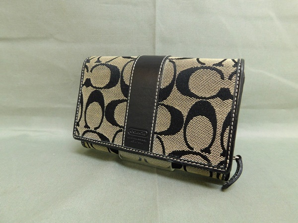 ヤフオク! -コーチ 二つ折り財布 レディース coachの中古品・新品・未 ...
