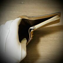 高級感のある オイルレザー メンズ財布 二つ折り 財布 折財布 カード１１枚収納 大容量 ブラック 黒 コンパクト 艶 送料無料_画像7
