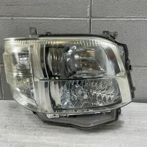 R50328 ジャンク ハイエース 200 3型 純正 ヘッド ライト 右 HID KOITO 26-129 81145-26650 刻印 65の画像1