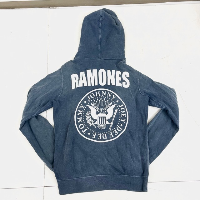 ヤフオク! -「ramones パーカー」の落札相場・落札価格