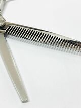 新品 6インチ Ｖ刃 セニングシザー 高硬度炭素鋼 25～30% すきバサミ 鋏 SCISSORS はさみ 理容師 美容師 トリマー セルフカット_画像4