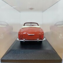 1/43 ミニチャンプス/Volkswagen Karmann Ghia Cabriolet 1957 Korallenrot/フォルクスワーゲン カルマンギア カブリオレ コーラルレッド_画像4