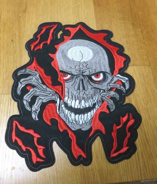 特大■恐怖骸骨顔◆黒赤灰銀◆豪華デザイン新品◎威圧感　ホラードクロ　炎Skull　Face刺繍ワッペン◇アメリカ二輪車　オートバイ　バイク