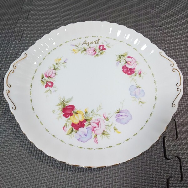 ロイヤルアルバート「スイートピー プレート 1枚」 ROYAL ALBERT フラワーオブザマンス 4月 皿※キズ、金彩剥がれ多い