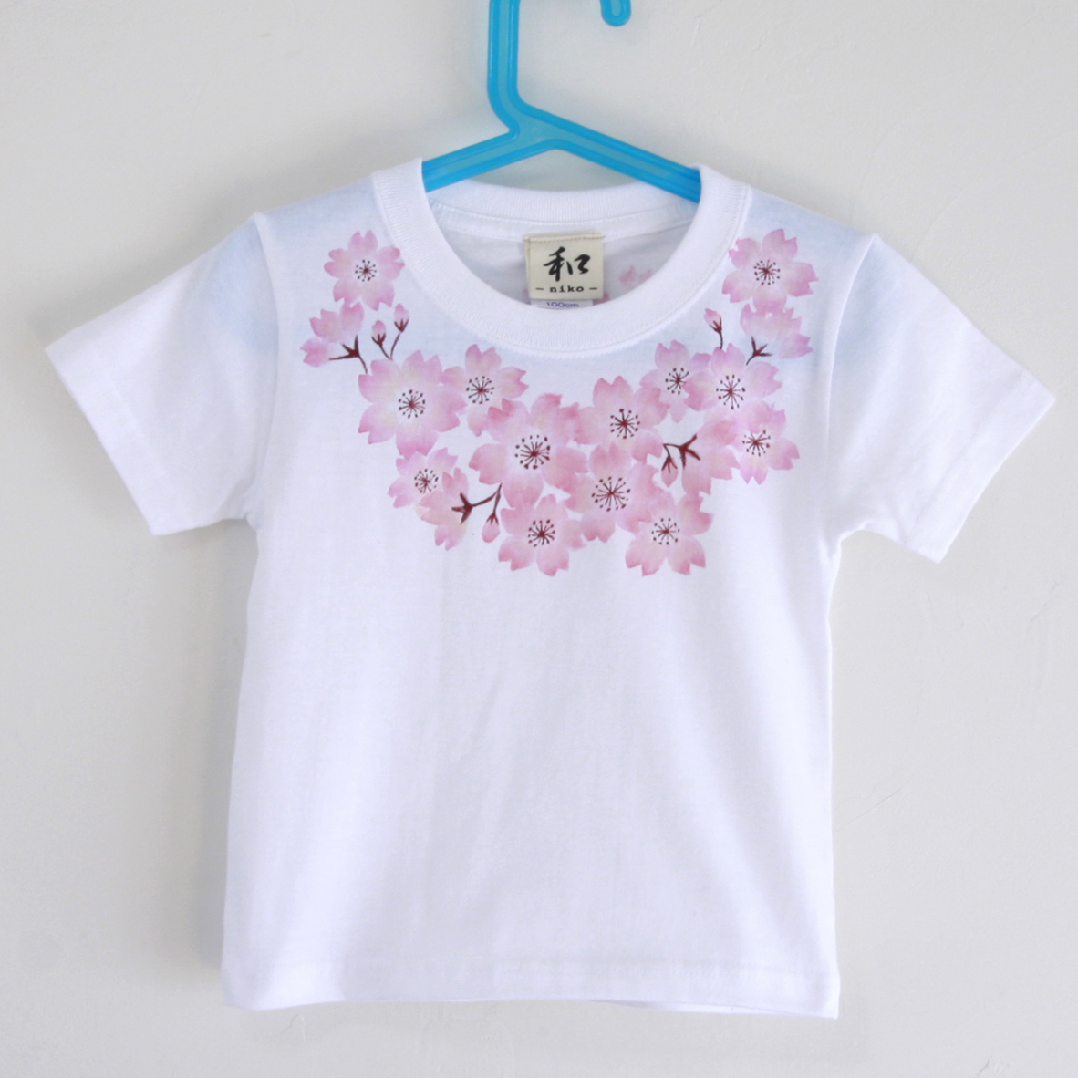 Kinderkleidung, Kinder-T-Shirt, Größe 150, Weiß, Corsage Kirschblütenmuster, handgefertigt, handgezeichnetes T-Shirt, Japanisches Muster, Frühling, Geschenk, Spitzen, Kurzärmeliges T-shirt, 150 (145 ~ 154 cm)