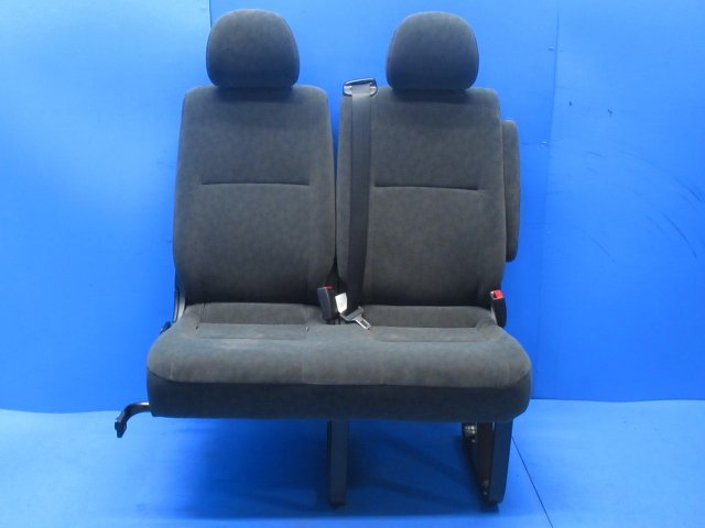 トヨタ ハイエース リアシート【直接引き取り限定】甘いカスケード3様