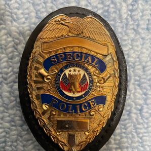 送料込み 即買い優先 ポリスバッジ POLICE ベルトや服に付けられるフック付き レプリカ