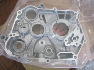 * Honda original engine crank right side case new goods CRF50F custom modified . Monkey Cub C70 C90 CD90 Dux Chaly liking 