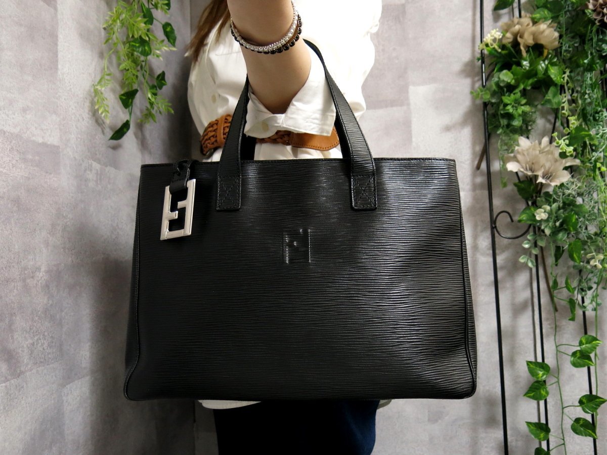 ヤフオク! -「fendi チャーム」(かばん、バッグ) (フェンディ)の落札