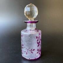 【名品】オールド バカラ エグランチエ 野薔薇紋 紫硝子 香水瓶　パフュームボトル　アールヌーボー　アンティーク　被せガラス　12.5cm_画像4