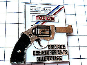  pin badge * police. piste ru. gun * France limitation pin z* rare . Vintage thing pin bachi