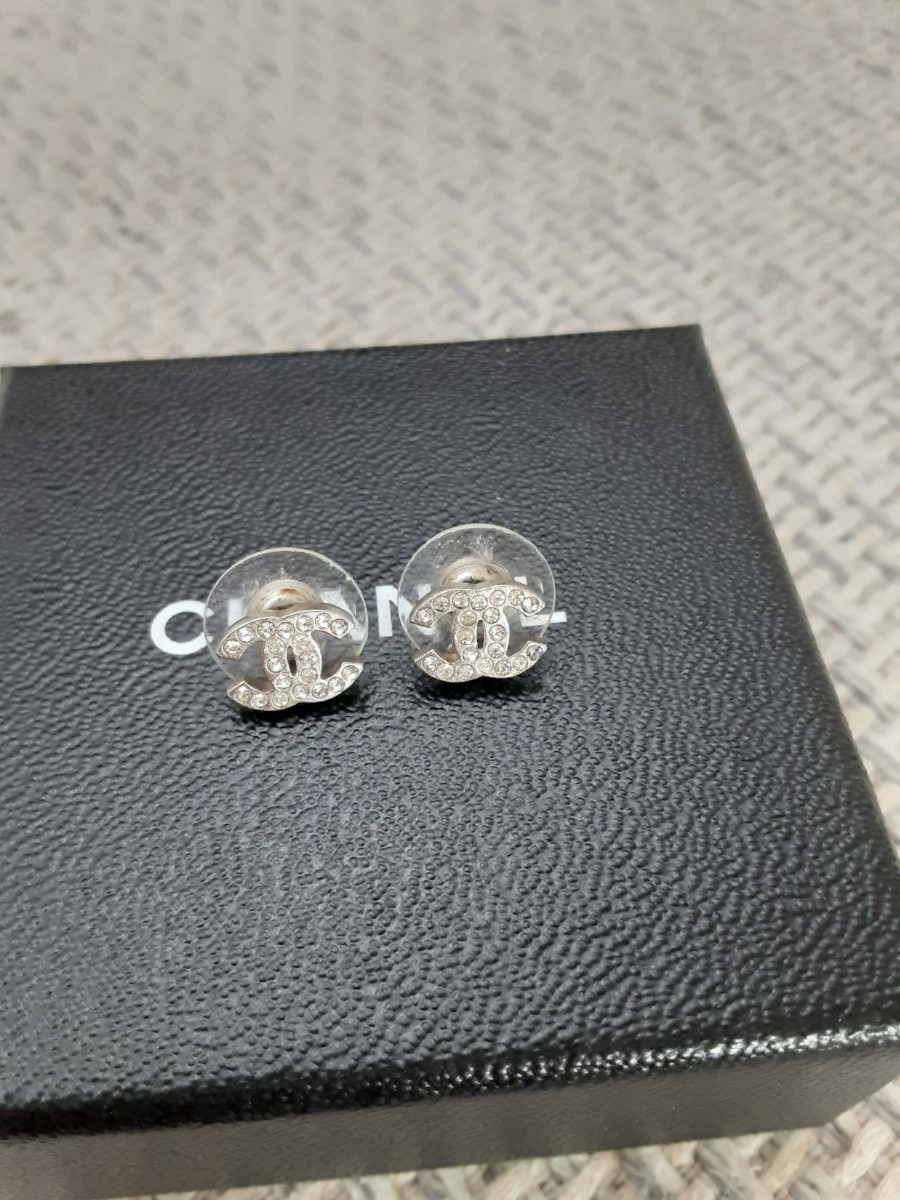 CHANEL シャネル ピアス 片耳 A12 W 新製品 www.bussiere-galant.fr