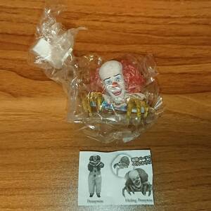 IT PENNYWISE COLLECTION 1990 Hiding Pennywise ペニーワイズ　ガチャガチャ　カプセルトイ　ガシャポン　ホラー