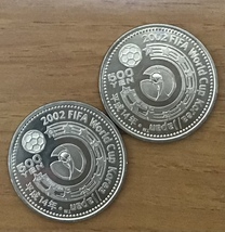 03-40:2002FIFAワールドカップ記念500円ニッケル黄銅貨（ユーラシア、アフリカ）2枚_画像2