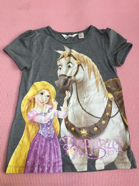 H&M 半袖Tシャツ 130センチ ディズニー ラプンツェル トップス プリンセス