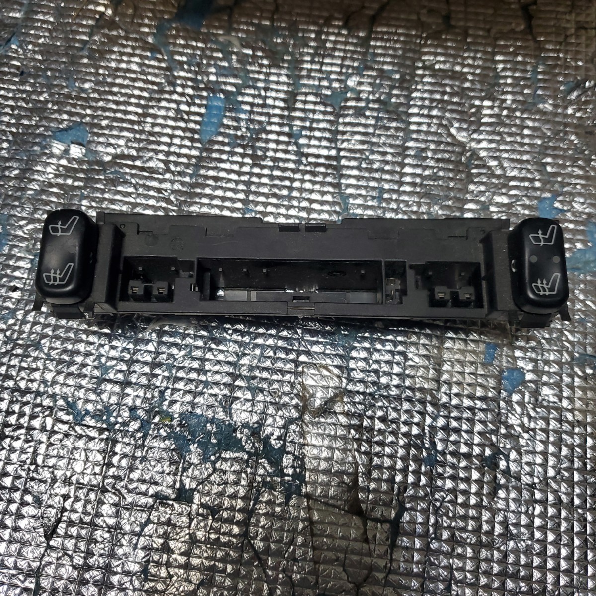 YM-A065 メルセデス Eクラス W210（ヒートシートスイッチ/パネル　A