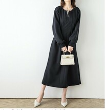 ★新品　パール付きワンピース　ウエストタックドレスフレア　ネイビー　M★_画像2